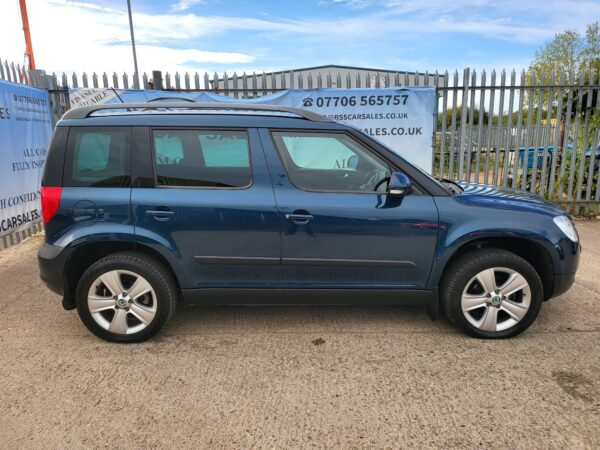 SKODA YETI 2.0 TDI CR SE 5dr 2012 (12) - Image 23