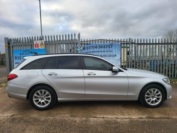 MERCEDES-BENZ C CLASS C220d SE 5dr 9G-Tronic 2017 (67) - Image 4