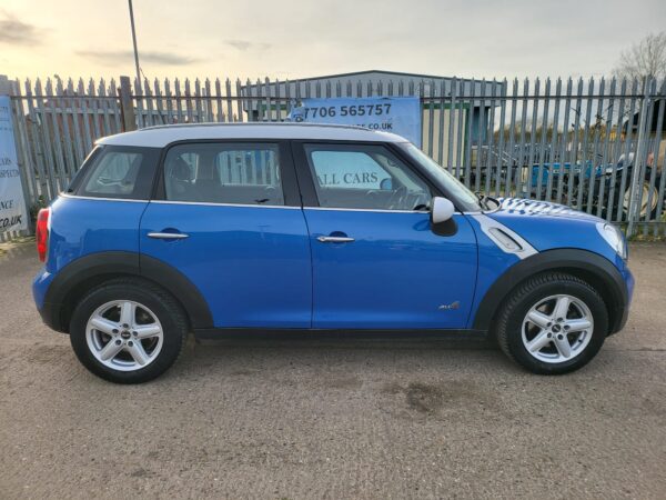 MINI COUNTRYMAN 2.0 Cooper D ALL4 5dr Auto 2013 (63) - Image 4