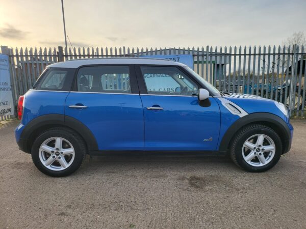 MINI COUNTRYMAN 2.0 Cooper D ALL4 5dr Auto 2013 (63) - Image 23