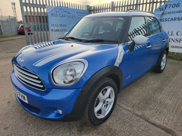 MINI COUNTRYMAN 2.0 Cooper D ALL4 5dr Auto 2013 (63) - Image 3