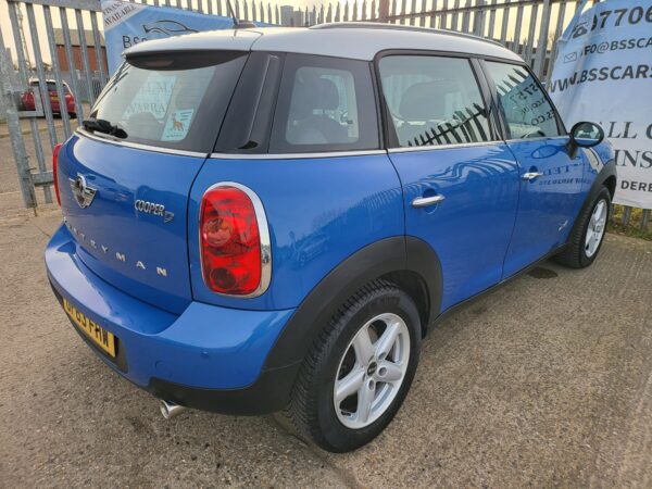 MINI COUNTRYMAN 2.0 Cooper D ALL4 5dr Auto 2013 (63) - Image 6