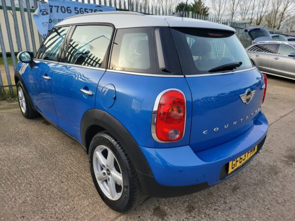 MINI COUNTRYMAN 2.0 Cooper D ALL4 5dr Auto 2013 (63) - Image 7