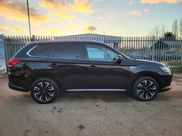 MITSUBISHI OUTLANDER 2.0 PHEV 4Work GX3h+ Auto - Image 14