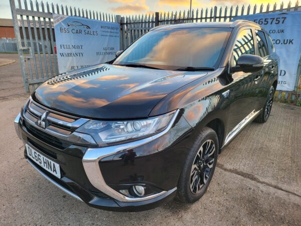 MITSUBISHI OUTLANDER 2.0 PHEV 4Work GX3h+ Auto - Image 3