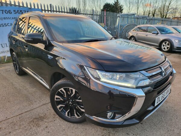 MITSUBISHI OUTLANDER 2.0 PHEV 4Work GX3h+ Auto - Image 12