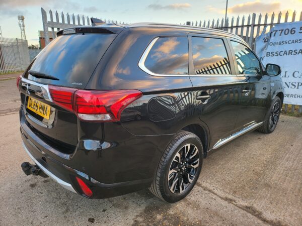 MITSUBISHI OUTLANDER 2.0 PHEV 4Work GX3h+ Auto - Image 16