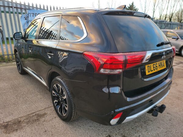 MITSUBISHI OUTLANDER 2.0 PHEV 4Work GX3h+ Auto - Image 7