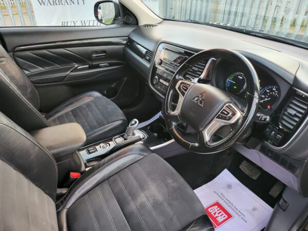 MITSUBISHI OUTLANDER 2.0 PHEV 4Work GX3h+ Auto - Image 22