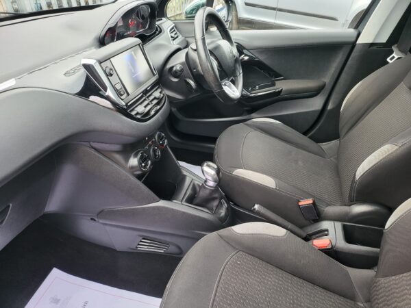 PEUGEOT 208 1.2 VTi Style 5dr 2014 (14) - Image 14