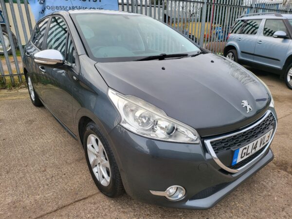 PEUGEOT 208 1.2 VTi Style 5dr 2014 (14) - Image 30