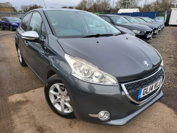 PEUGEOT 208 1.2 VTi Style 5dr 2014 (14)