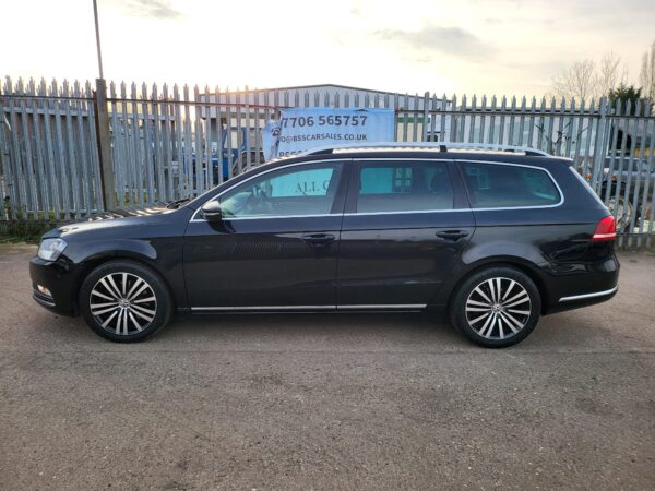 VOLKSWAGEN PASSAT 2.0 TDI 170 Bluemotion Tech Sport 5dr DSG AUTO 2011 (61) - Image 24