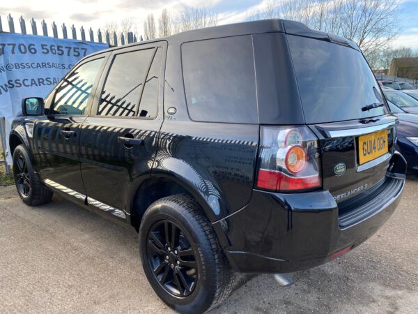 LAND ROVER FREELANDER 2.2 TD4 XS 5dr 2014 (14) - Image 7