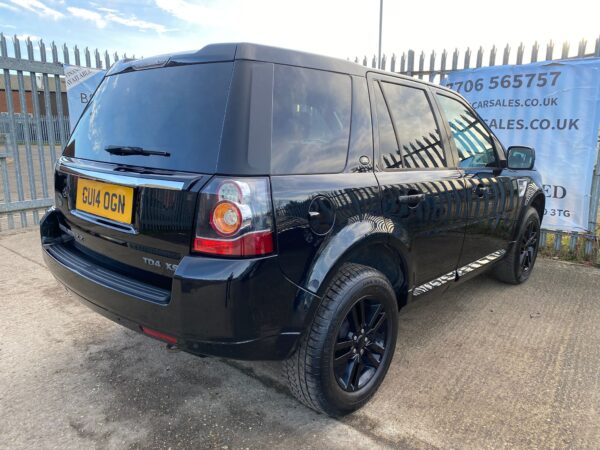 LAND ROVER FREELANDER 2.2 TD4 XS 5dr 2014 (14) - Image 6