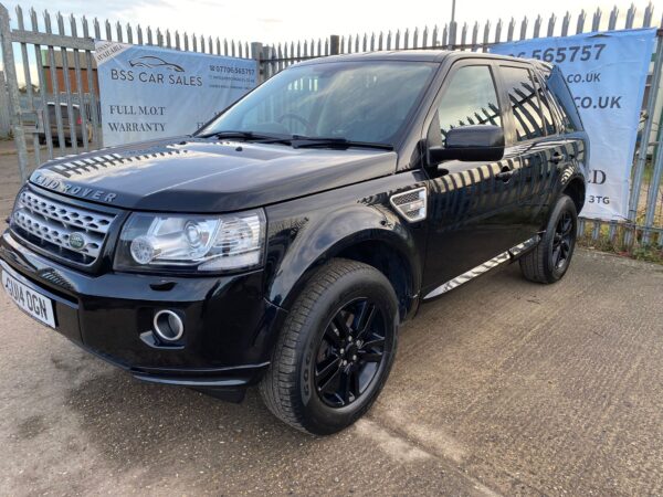 LAND ROVER FREELANDER 2.2 TD4 XS 5dr 2014 (14) - Image 3