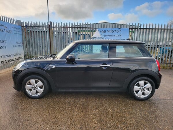 MINI HATCHBACK 1.5 One D 3dr 2017 (66) - Image 5