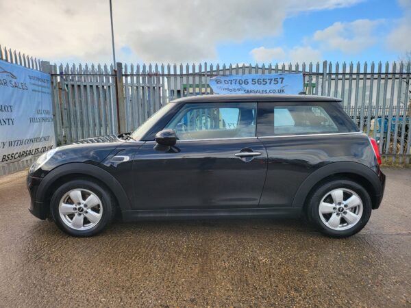 MINI HATCHBACK 1.5 One D 3dr 2017 (66) - Image 22