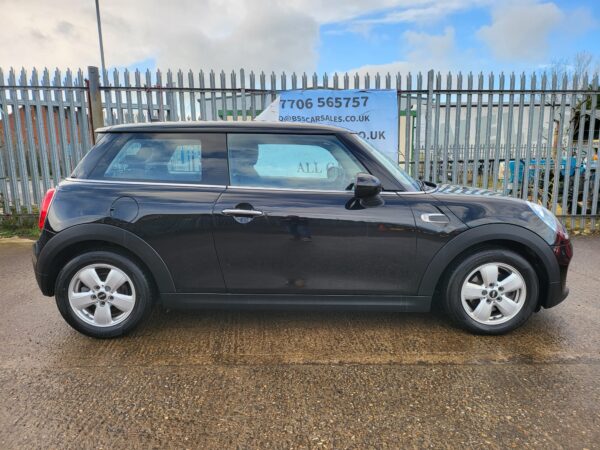 MINI HATCHBACK 1.5 One D 3dr 2017 (66) - Image 21