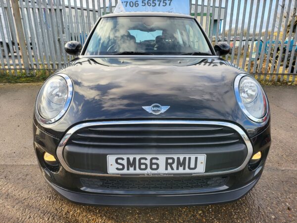 MINI HATCHBACK 1.5 One D 3dr 2017 (66) - Image 8