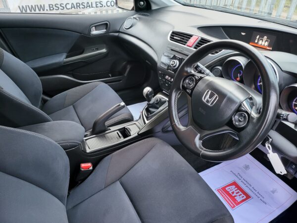 HONDA CIVIC 1.6 i-DTEC SE Plus 5dr 2014 (14) - Image 12