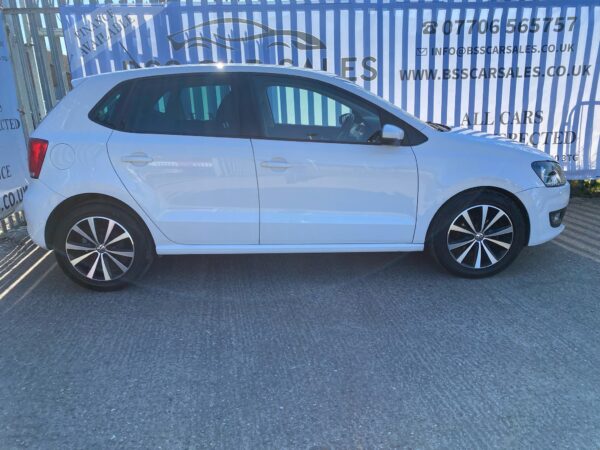 VOLKSWAGEN POLO 1.4 Match 5dr 2011 (61) - Image 4