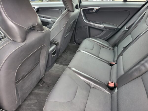 VOLVO V60 DRIVe [115] R DESIGN 5dr Powershift AUTO 2012 (12) - Image 20